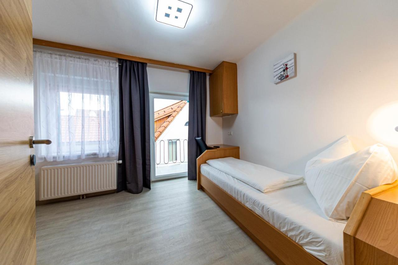 Zeltweg-Rooms Экстерьер фото