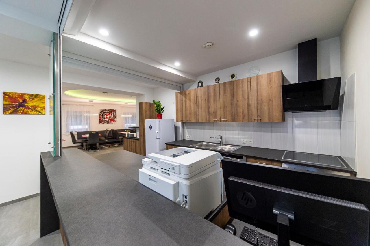 Zeltweg-Rooms Экстерьер фото
